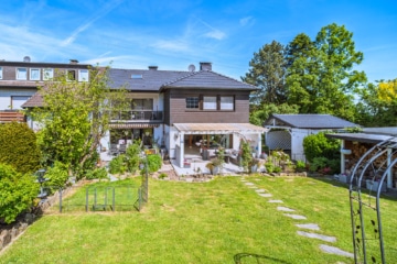 Wohnen mit Urlaubsgefühl – Zweifamilienhaus mit Pool und schönem Garten in Wetter-Schmandbruch, 58300 Wetter (Ruhr), Zweifamilienhaus