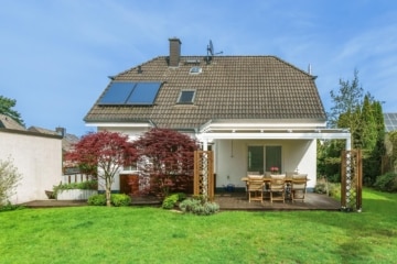 Freistehendes Einfamilienhaus mit Gartenidylle und Wellnessbereich in Dortmund-Lücklemberg, 44229 Dortmund, Einfamilienhaus