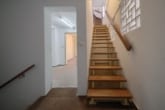 Charmantes historisches Wohn- und Geschäftshaus aus dem 19. Jahrhundert im Zentrum von Herdecke - Treppen zu Wohneinheiten