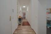 Attraktives Mehrfamilienhaus mit drei vermieteten Wohneinheiten in Wetter (Ruhr) - Wohnungsflur 1. OG