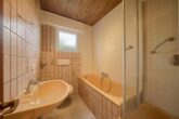 Großzügige Wohnung mit Garten in Herdecke Ende - Badezimmer