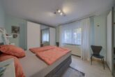 Individuelles Zweifamilienhaus in Alt-Wetter - Schlafzimmer EG