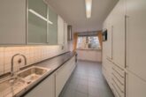 Schöne Hochparterre Wohnung mit Garten im Westender Weg - Küche