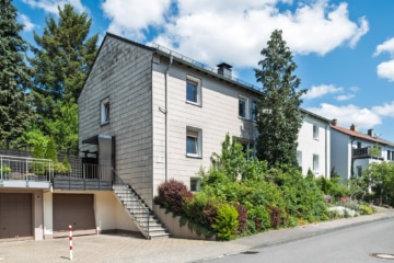 Zweifamilienhaus in Lüdenscheid-Eichholz mit großem Garten und Entwicklungspotenzial, 58511 Lüdenscheid, Zweifamilienhaus