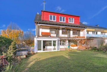 Großzügiges Zweifamilienhaus mit zwei Garagen, Loggia und Garten in Hagen-Halden, 58093 Hagen, Zweifamilienhaus