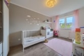 Modernes Einfamilienhaus in Köln-Roggendorf/Thenhoven: Ihr neues Zuhause für Familien und Paare - Kinderzimmer - Obergeschoss